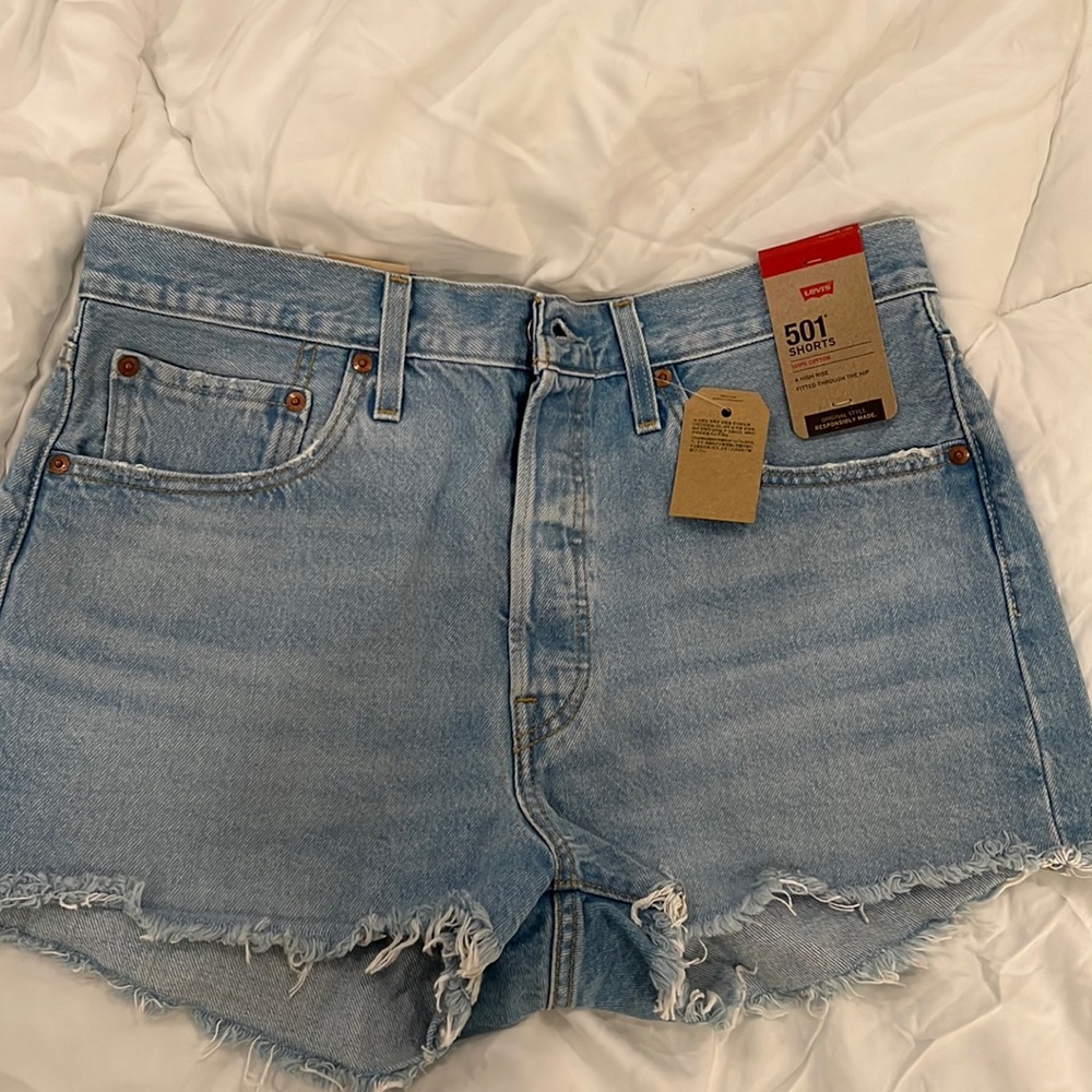 ✨brand new with tags✨ Levi 501 cutoffs